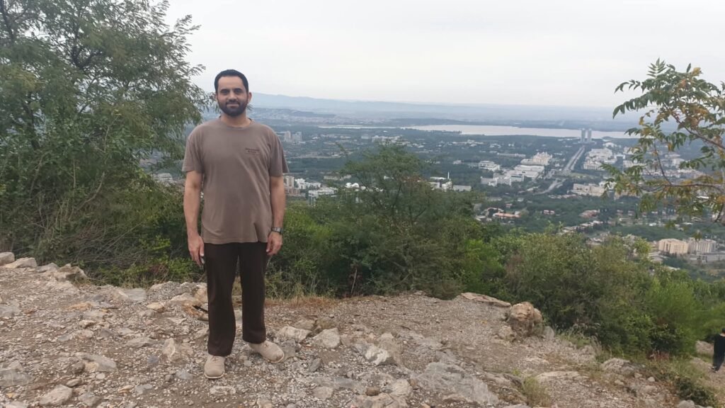 Beyond the diplomatic desk: Saudi Press Attaché discovers Islamabad’s natural beauty on Margalla Hills’ Trail 3
