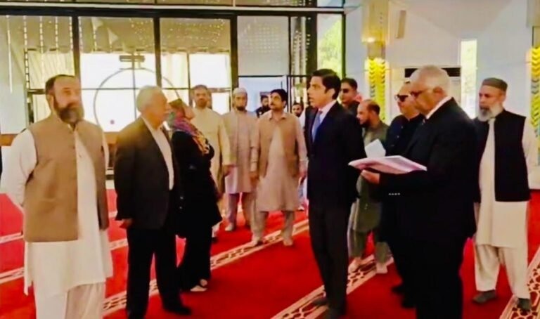 CDA chief orders upgrade of facilities at Faisal Mosque