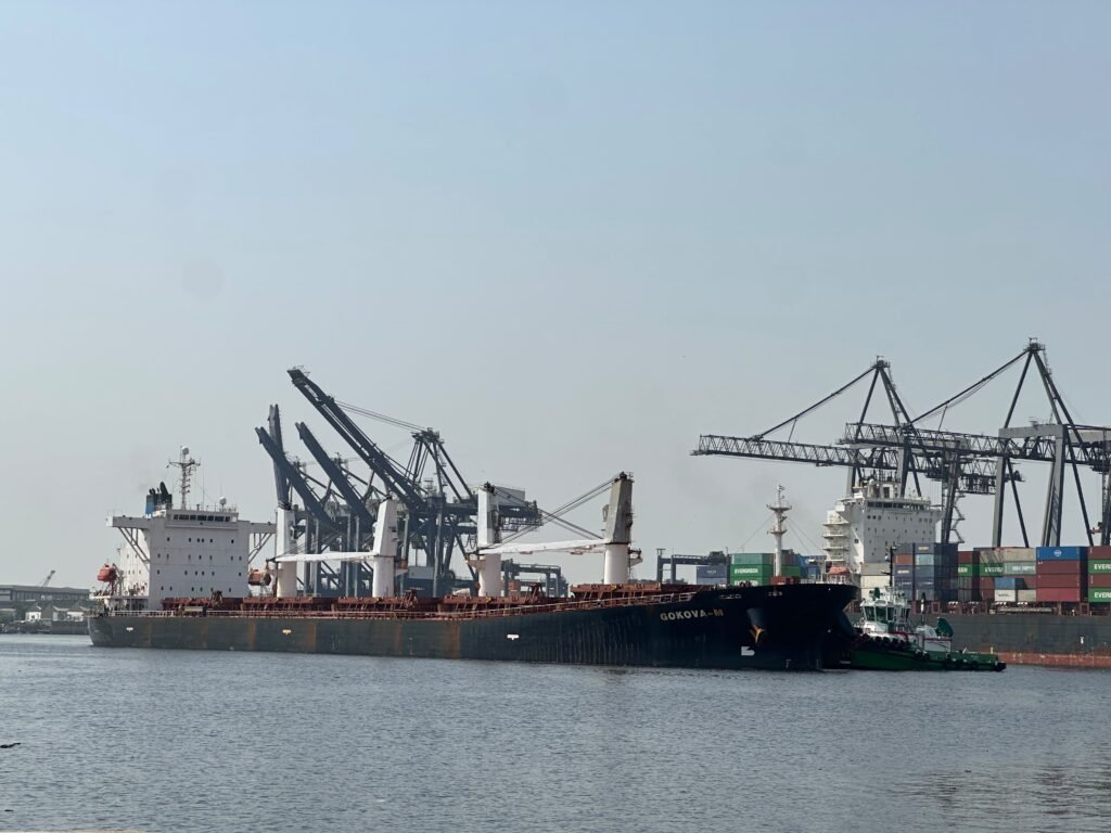 KPT handles bulk wheat cargo at KGTML