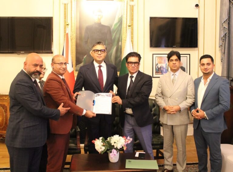 Azhar Javaid elected PPCUK Chairman; High Commissioner welcomes newly unified journalists’ body