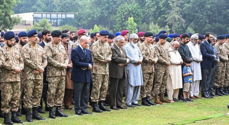 Namaz e-Janaza of Shaheed Major Husnain, Captain Abdul Samad offered