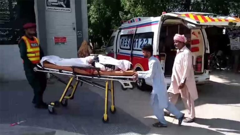Three killed in Pakpattan road accident
