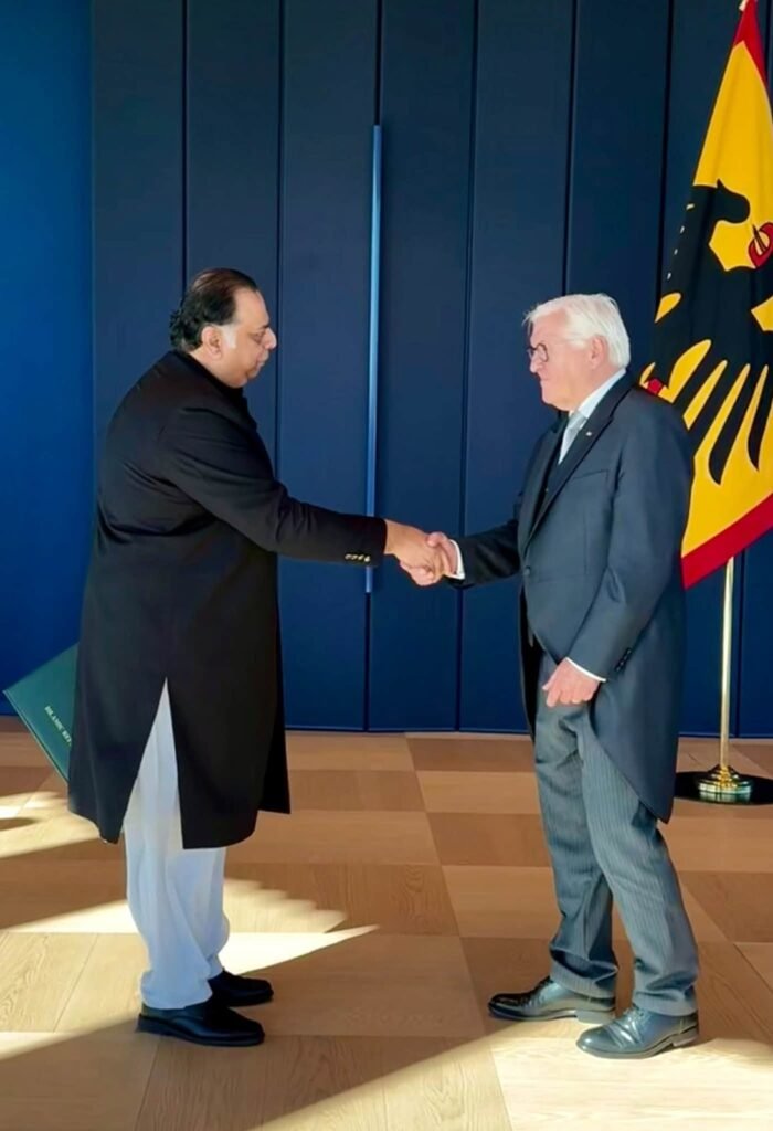 Ambassador Salman Sharif presents credentials to President of Germany