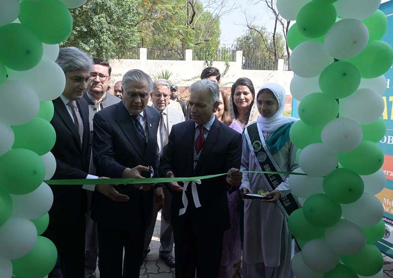 Deputy Prime Minister and Foreign Minister Mohammad Ishaq Dar cuts the ribbon to inaugurate the 3rd International Seerat Festival, themed “Building Bridges Among Nations,” organized by the National Rahmatul-lil-Alameen wa Khatam-un-Nabiyyin Authority.