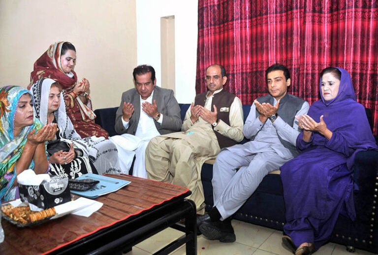 State Minister for Energy (Power Division) Abdul Rehman Khan Kanju, Provincial Minister for Irrigation Muhammad Kazim Ali Pirzada and MNA Punjab Hamza Shahbaz Sharif offer Fateha for the departed brother of former MPA Sultana Shaheen at her residence on the occasion