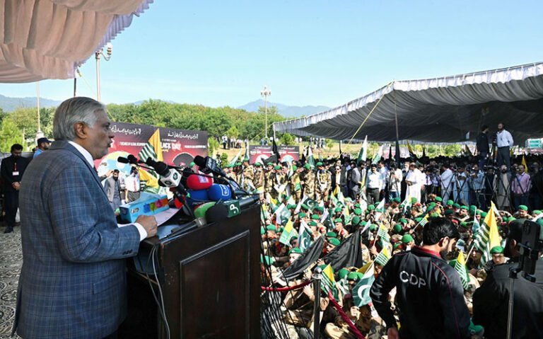 Deputy Prime Minister of Pakistan/Minister of Foreign Affairs Senator Mohammad Ishaq Dar addressing a gathering on the occasion of Kashmir Black Day, to condemn the Indian atrocities against Kashmiris and the Indian illegal occupation of Kashmir on October 27, 1947. Every year, the day is marked to express solidarity and support with Kashmiri people in their struggle for right to self-determination.