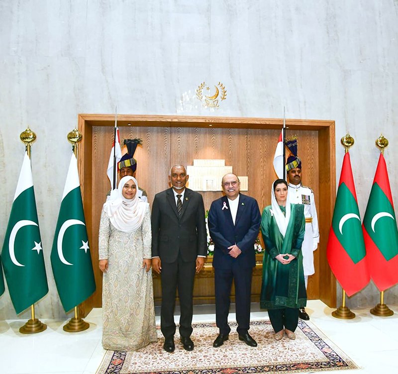 President Asif Ali Zardari and First Lady Bibi Asifa Bhutto Zardari, with President of the Republic of Maldives Dr Mohamed Muizzu and First Lady Madam Sajidha Mohamed at Aiwan-e-Sadr