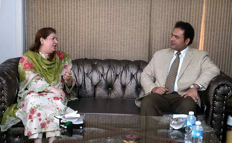 Acting Managing Director of the Associated Press of Pakistan (APP), Sabeen Usman Khattak, meeting with General Manager of Virtual University Babar Ali at APP Headquarters.