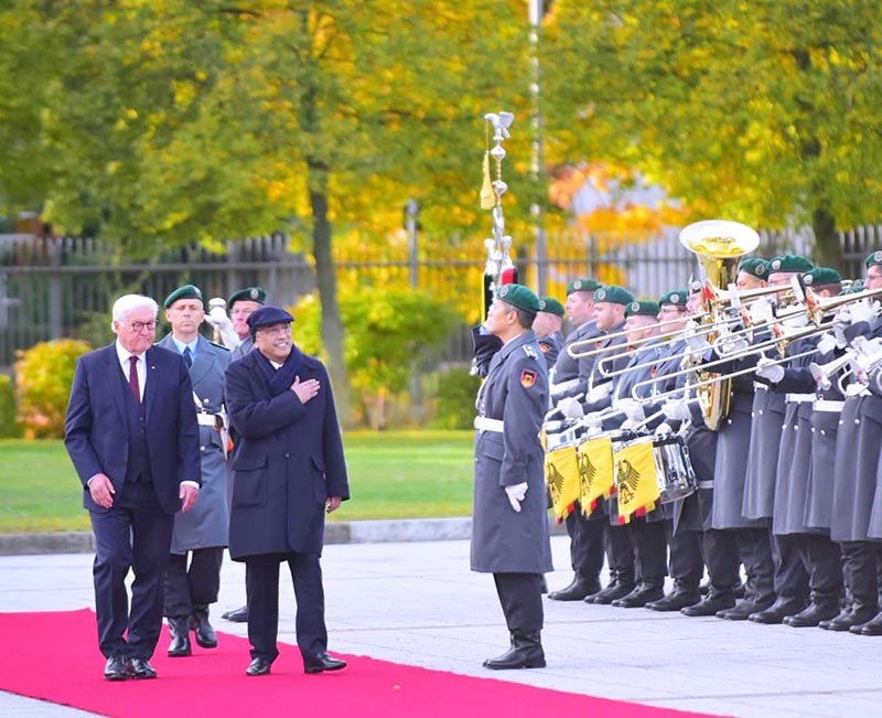 President Asif Ali Zardari inspects the Guard of Honour along with German President Frank-Walter Steinmeier during the Official Welcome Ceremony at Germany