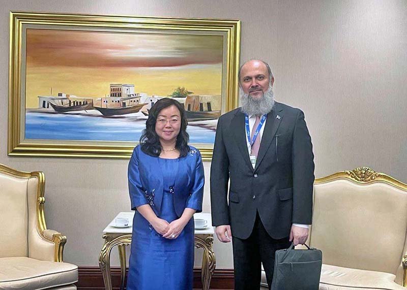 Federal Minister for Commerce Jam Kamal Khan holds a bilateral meeting with Ms. Nan Li Collins, Head of the World Investment Forum, to discuss the evolving regional situation, Pakistan's constructive role in regional cooperation and efforts to strengthen regional economic integration amid global challenges