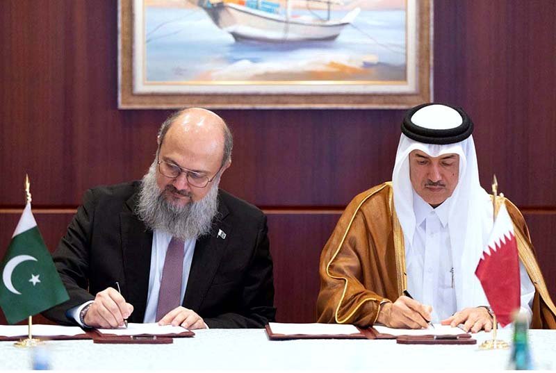 Federal Minister for Commerce Jam Kamal Khan and Qatar's Minister of State for Foreign Trade Affairs, H.E. Dr. Ahmad bin Mohammed Al-Sayed, formally sign the Minutes of the First Meeting of the Pakistan-Qatar Joint Task Force on Trade and Investment during its Second Meeting in Doha, reaffirming their commitment to strengthening bilateral trade, investment and economic cooperation