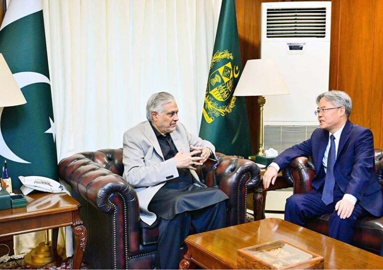Deputy Prime Minister/Foreign Minister Senator Mohammad Ishaq Dar meeting the Ambassador of the People’s Republic of China, H.E. Jiang Zaidong at the Ministry of Foreign Affairs