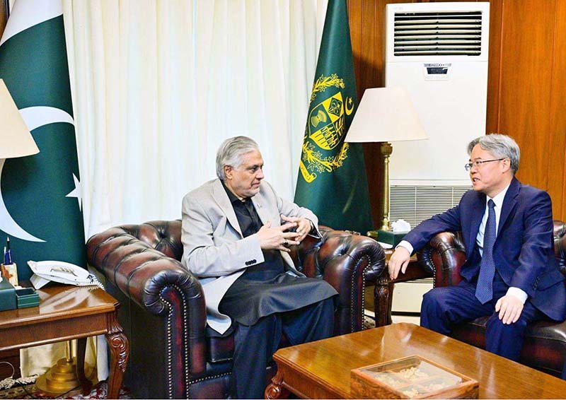 Deputy Prime Minister/Foreign Minister Senator Mohammad Ishaq Dar meeting the Ambassador of the People's Republic of China, H.E. Jiang Zaidong at the Ministry of Foreign Affairs