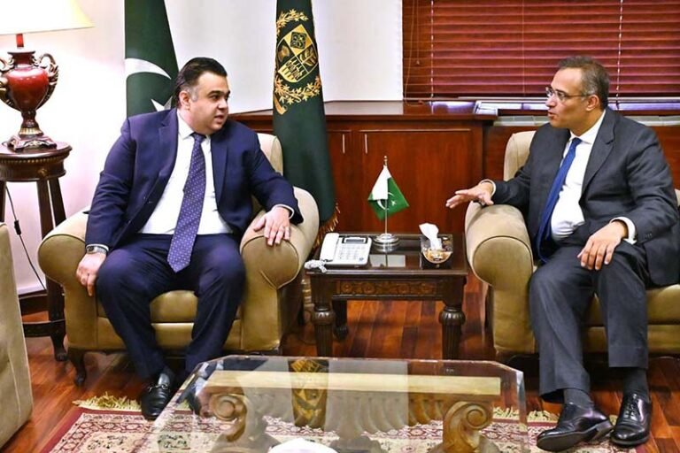 Minister of State/Special Assistant to the Prime Minister on Digital Media, Fahd Haroon meeting with Chairman K-Electric, Shaheryar Arshad Chishty at his office.