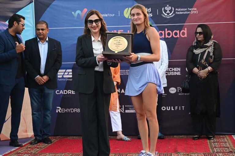 Chargé d’Affaires of the United States to Pakistan, H.E. Natalie A. Baker, presents a prize to the winning player during the prize distribution ceremony of the W-15 Islamabad Junaid Family Foundation World Tennis Women’s Championships 2026 at the Pakistan Tennis Federation (PTF) Tennis Complex