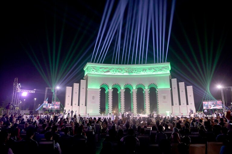 A large number of people participate in the unveiling ceremony of the ‘Yadgar-e-Fatah’, a symbol of Pakistan’s victory in Marka-e-Haq, in the federal capital. The ceremony featured a musical programme, along with an attractive projection mapping show highlighted the victory