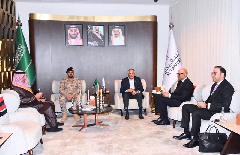 Deputy Prime Minister/Foreign Minister Senator Mohammad Ishaq Dar arrived in Riyadh to attend the meeting of the Strategic Political and Defence Committee (SPDC) and was received by Pakistan’s Ambassador to Saudi Arabia and senior Saudi officials.