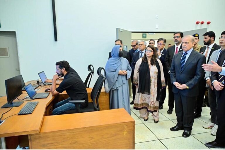Prime Minister Muhammad Shehbaz Sharif receives briefing at the National Technology Park (Daanish Technology Park). APP/FHA