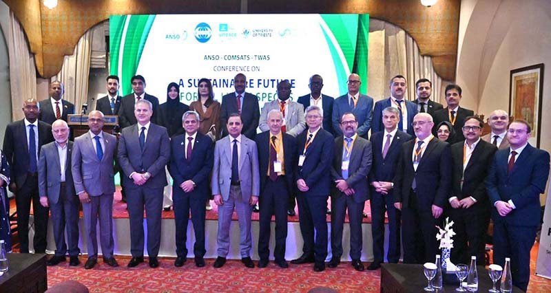 Federal Secretary for Science & Technology, Shahid Iqbal Baloch in a group photograph with participants during conference on “A Sustainable Future for All Living Species on Planet Earth” at local hotel