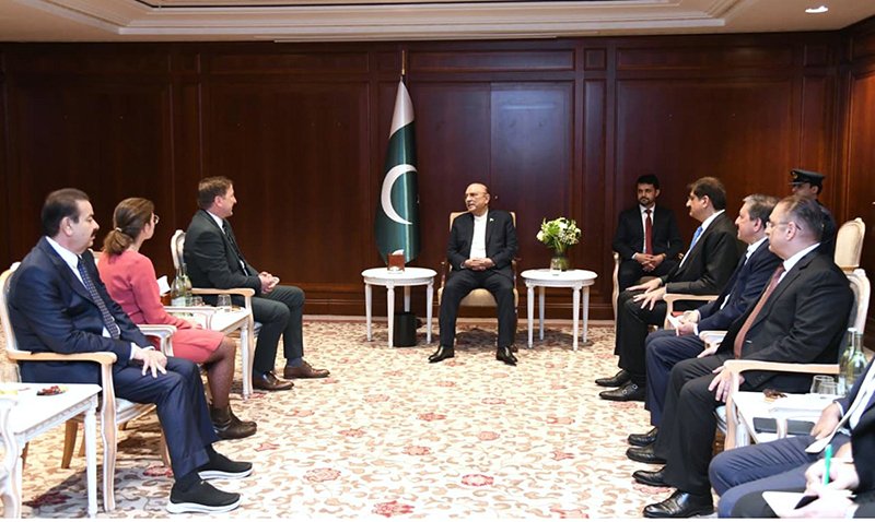 President Asif Ali Zardari in meeting with Mr. Daniel Frisch, Executive Vice-President and Director of Export Sales, Siemens
