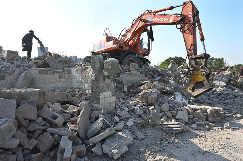 CDA anti encroachment team demolishes a police station near Khana Pul area