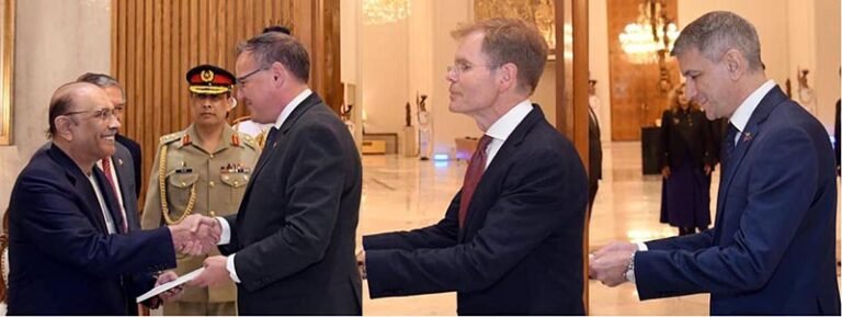 President Asif Ali Zardari receiving the credentials of Ambassador-designate of Norway, Sigvald Hauge; Ambassador-designate of Azerbaijan, Mr Irfan Shakiroglu Davudov; and Ambassador-designate of Switzerland, Mr Stéphane Laurent Rey, at Aiwan-e-Sadr