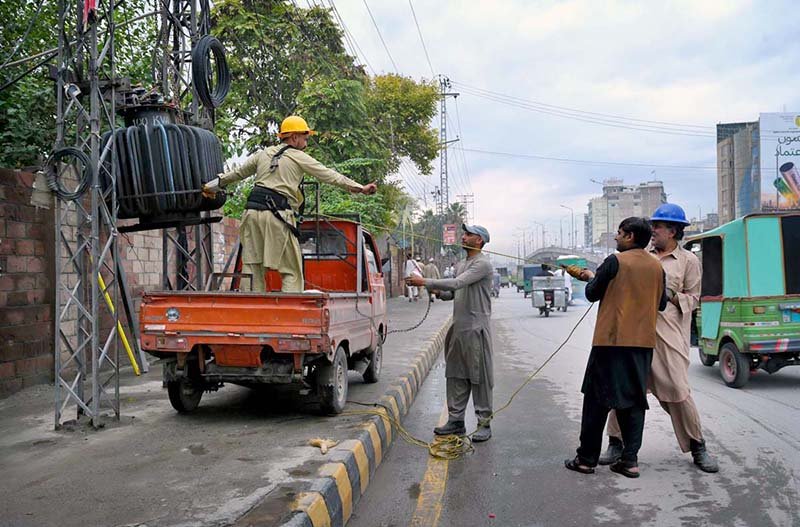 PESCO workers is removing the electricity power transformer at Hashtnagri GT Road