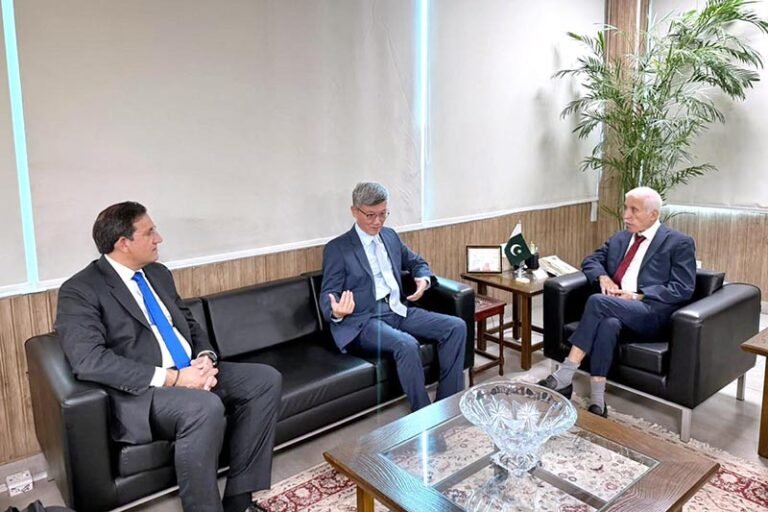 Federal Minister for Board of Investment (BOI) Qaiser Ahmed Sheikh meets with Dr. Li Kouqing, Deputy Director of the CAREC Institute, to discuss opportunities for enhanced investment promotion and economic collaboration between Pakistan and China