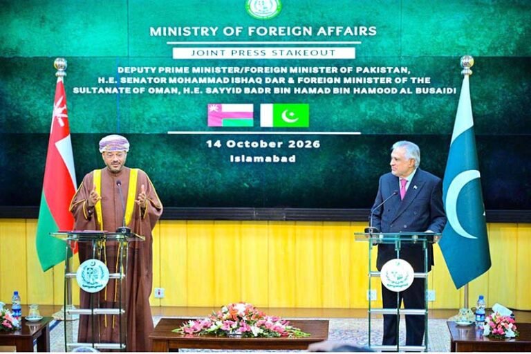 Deputy Prime Minister/Foreign Minister Senator Mohammad Ishaq Dar and the Foreign Minister of Oman, Sayyid Badr bin Hamad bin Hamood Albusaidi, in a Joint Press Stakeout at the Ministry of Foreign Affairs