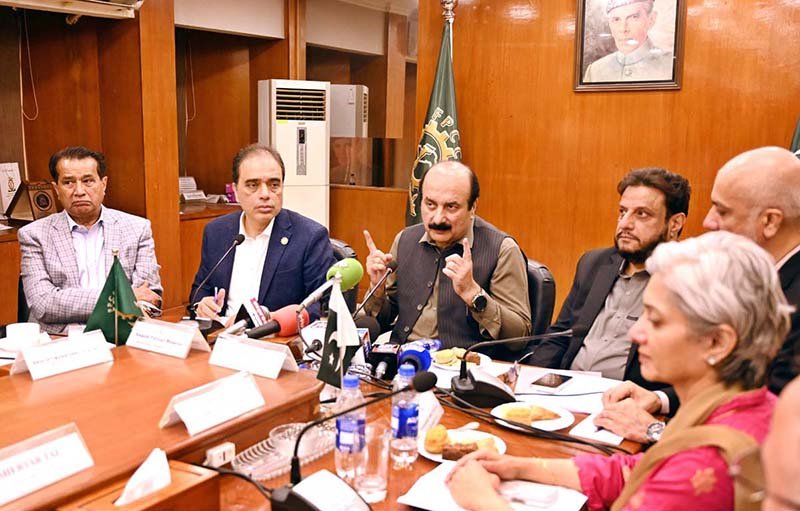 Chairman Prime Minister’s Youth Programme Rana Mashhood Ahmed Khan addressing a press conference after chairing a joint meeting with members of the Federation of Pakistan Chambers of Commerce and Industry (FPCCI) and the Pakistan Business Council (PBC) at Federation House