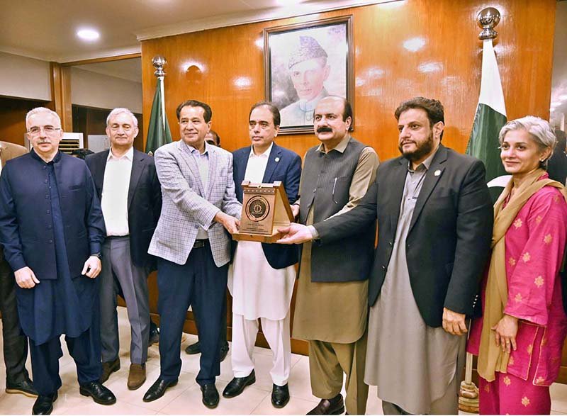 Chairman Prime Minister’s Youth Programme Rana Mashhood Ahmed Khan being presented with a shield by the Federation of Pakistan Chambers of Commerce and Industry (FPCCI) at Federation House