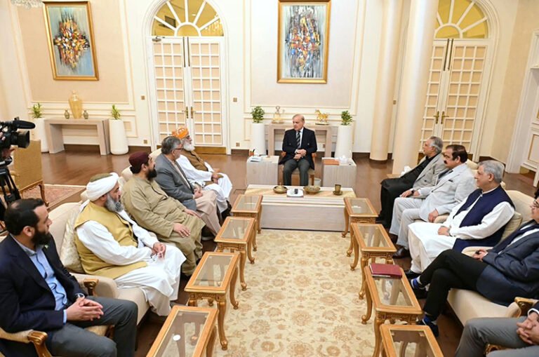 President Jamiat Ulema-e-Islam Maulana Fazl Ur Rehman calls on Prime Minister Muhammad Shehbaz Sharif at Prime Minister’s House. APP/ABB