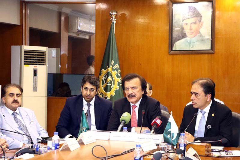Advisor to the Prime Minister for Industries and Production Haroon Akhtar Khan addressing during the visit at The Federation of Pakistan Chambers of Commerce & Industry (FPCCI) House.