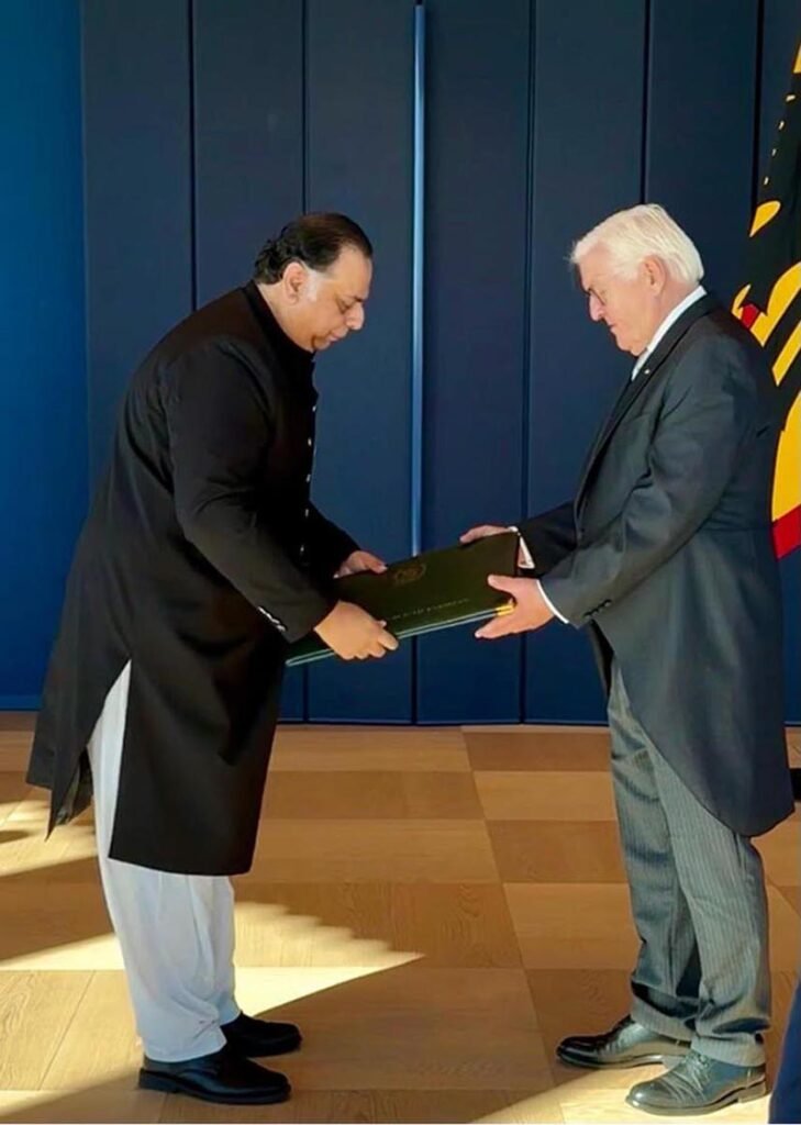 Ambassador of Pakistan to Germany, Mr. Salam Sharif presents his credentials to the President of the Federal Republic of Germany, H.E. Frank-Walter Steinmeier