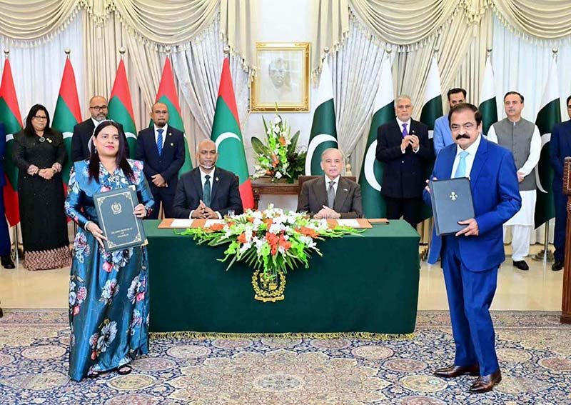 President of Maldives Dr. Mohamed Muizzu and Prime Minister of Pakistan Muhammad Shehbaz Sharif witnesses the exchange of MoUs between Pakistan and Maldives in various sectors at a ceremony in Prime Minister's House