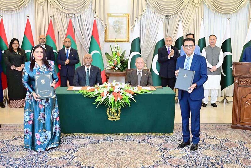 President of Maldives Dr. Mohamed Muizzu and Prime Minister of Pakistan Muhammad Shehbaz Sharif witnesses the exchange of MoUs between Pakistan and Maldives in various sectors at a ceremony in Prime Minister's House