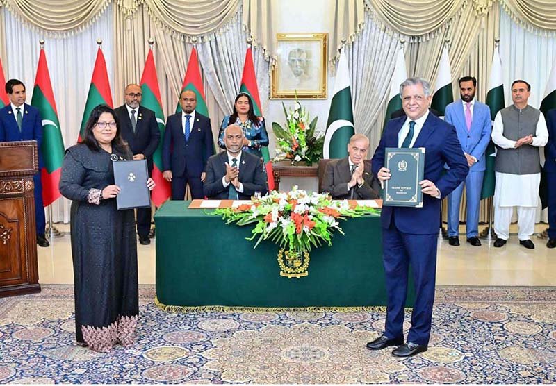 President of Maldives Dr. Mohamed Muizzu and Prime Minister of Pakistan Muhammad Shehbaz Sharif witnesses the exchange of MoUs between Pakistan and Maldives in various sectors at a ceremony in Prime Minister's House