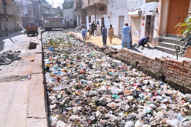 A heap of garbage in sewerage nala at goods naka area need the attention of concerned authorities