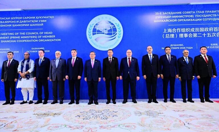 Deputy Prime Minister/Foreign Minister Senator Mohammad Ishaq Dar in a group photo with the Prime Minister of Tajikistan, along with other Heads of Delegation