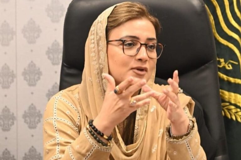 Minister Azma urges Maulana Fazlur Rehman to regret remarks