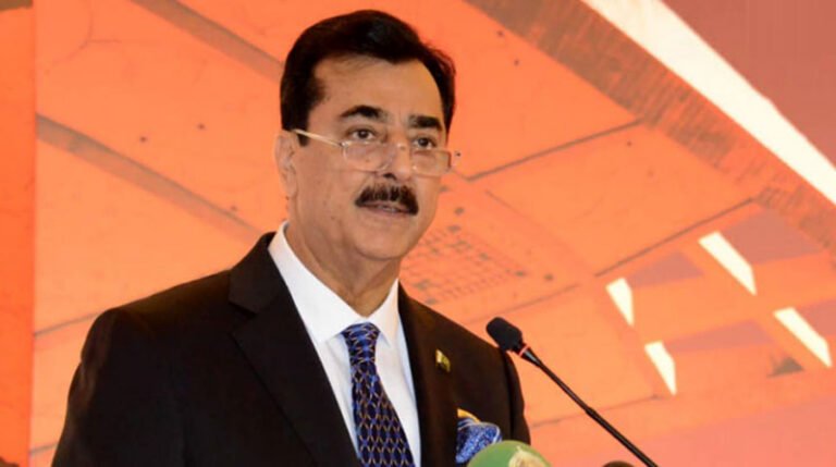Gilani congratulates Pakistan Army, scientists, engineers on successful Fatah-4 missile test