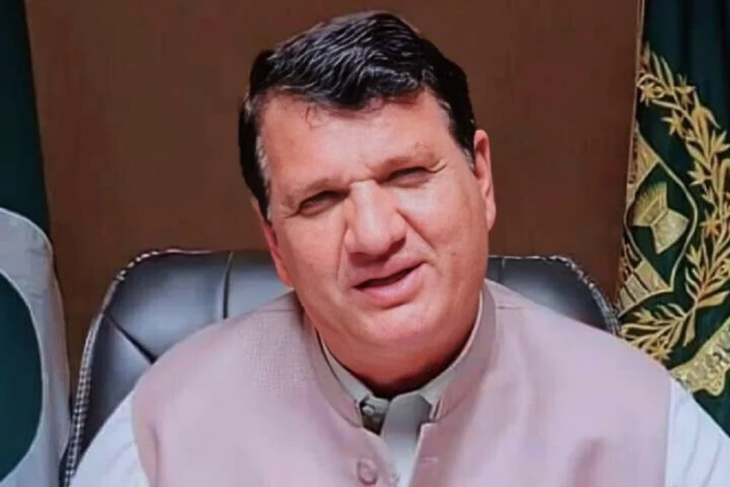 PTI long march will not be allowed to enter Punjab, Islamabad: Muqam