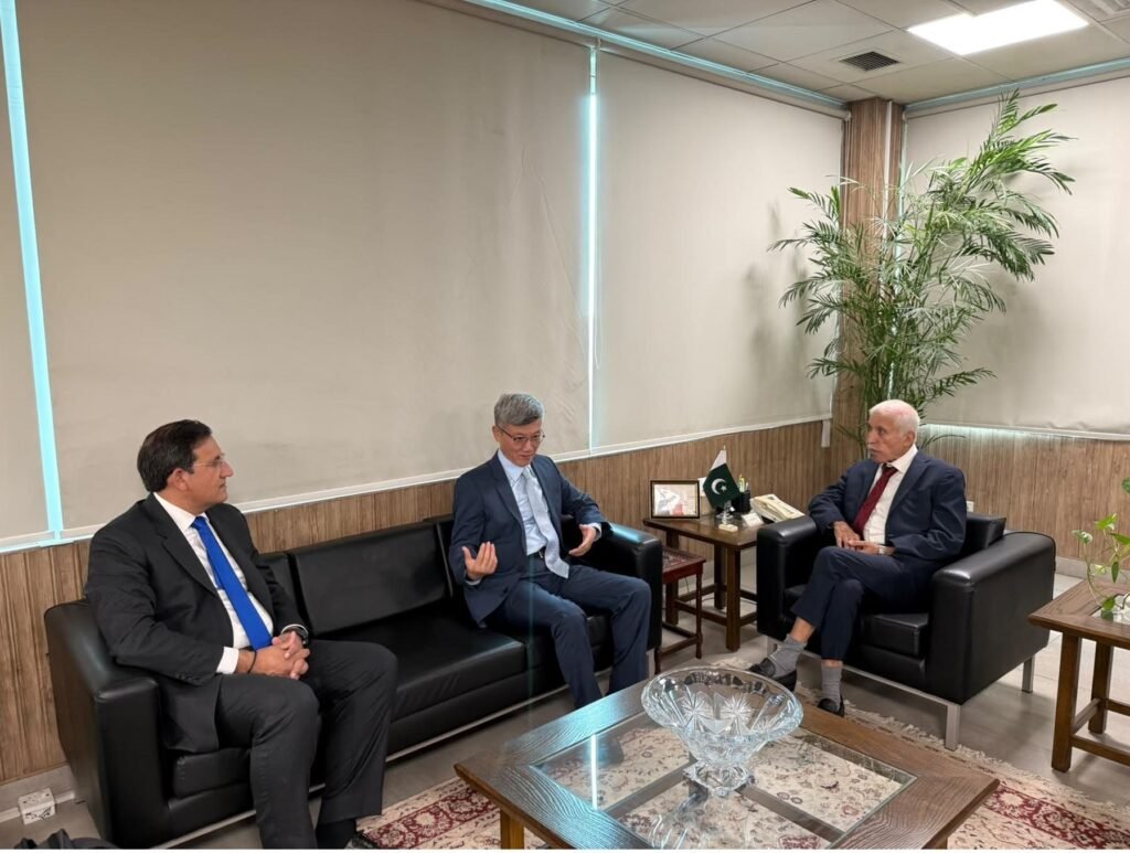 Pakistan offers vast investment opportunities to Chinese investors: Qaiser Ahmed Sheikh