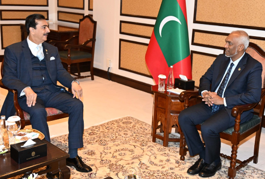Gilani meets Maldivian President Muizzu
