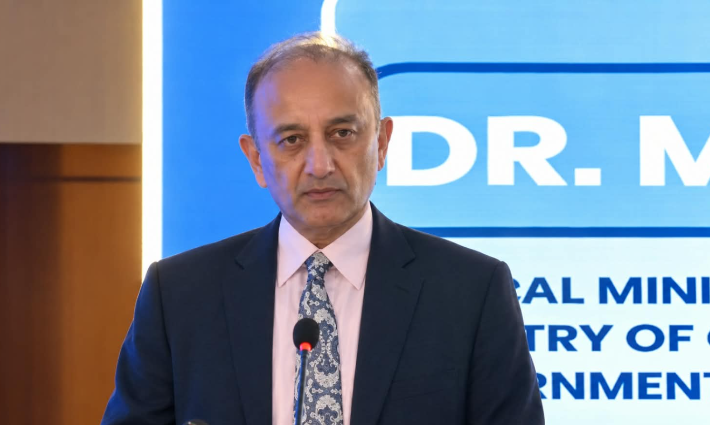 Smog hits poor harder as wealthy shield themselves, says Musadik Malik