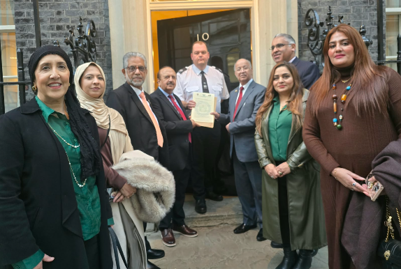 JKSDMI delegation, British MPs submit Kashmir memorandum at 10 Downing Street