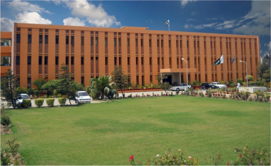 VC SAU leaves for China to attend Sindh Investment and Trade Conference