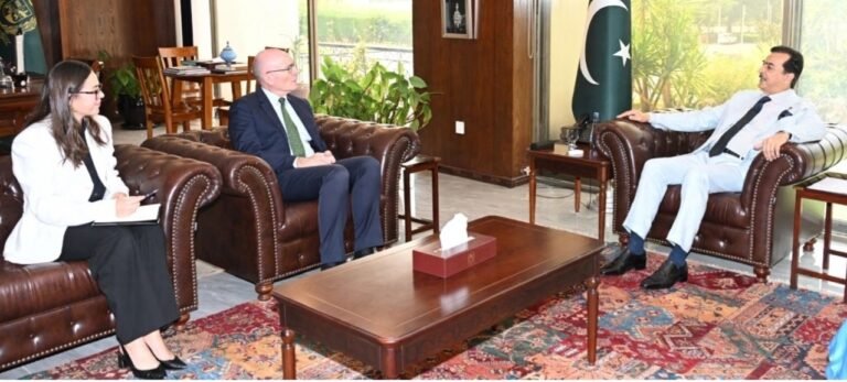 Gilani calls for stronger Pakistan-Australia parliamentary, bilateral ties