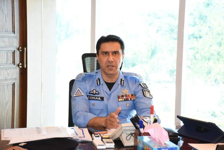 IGP Sohail meets trainee ACs, senior police officers