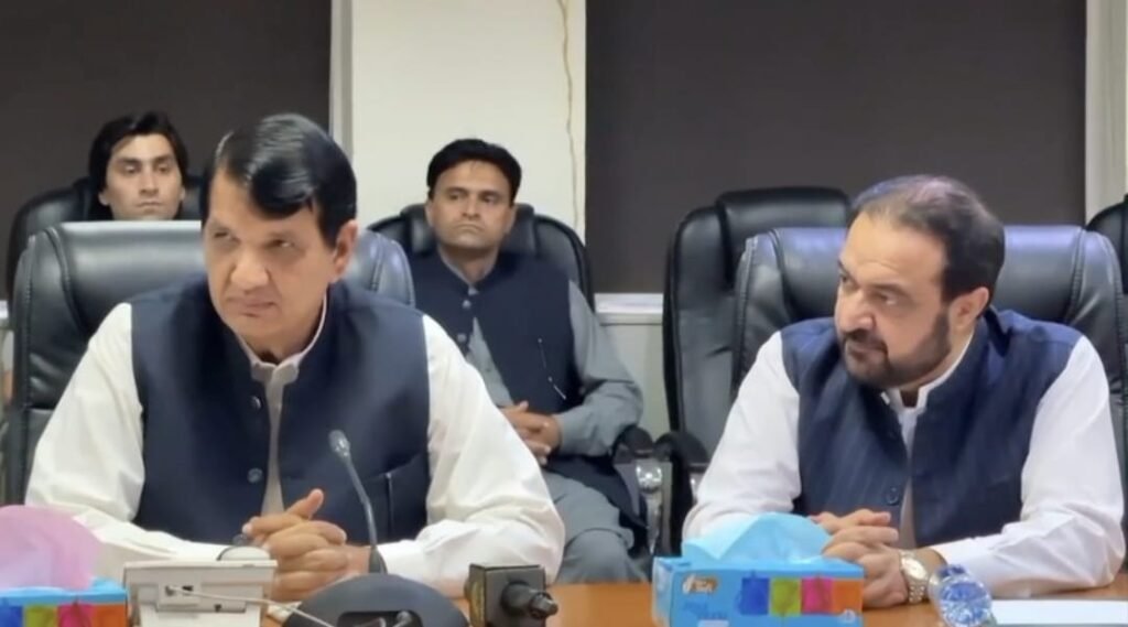Tribal jirga offers to help ease tensions between KP, federal governments